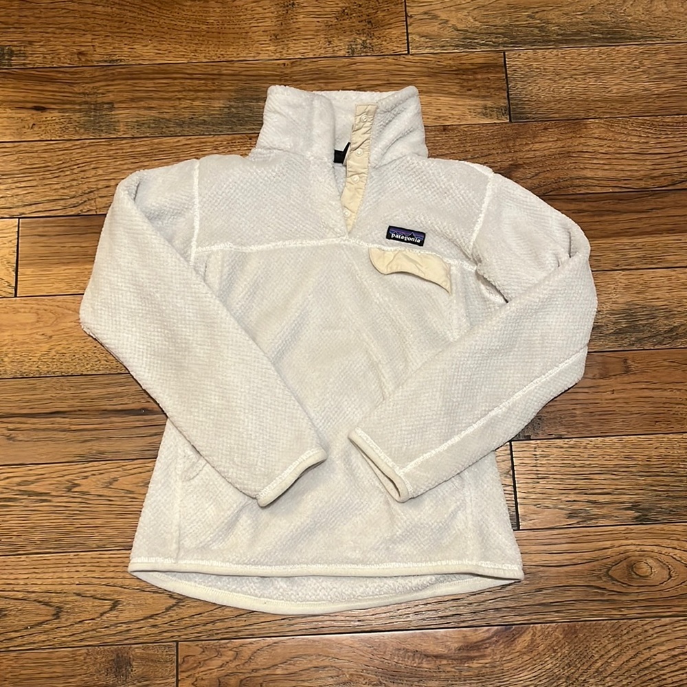 white Patagonia sweat shirt